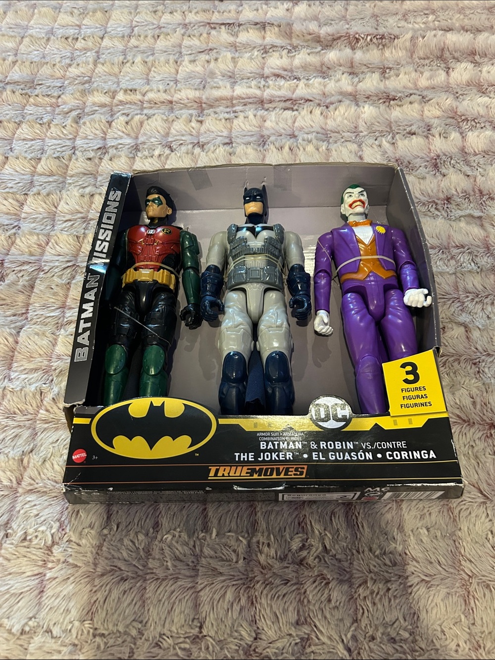 Batman 3-Figure Pack - Batman (Gray/Blue), Robin (Green/Red), Joker (Purple)